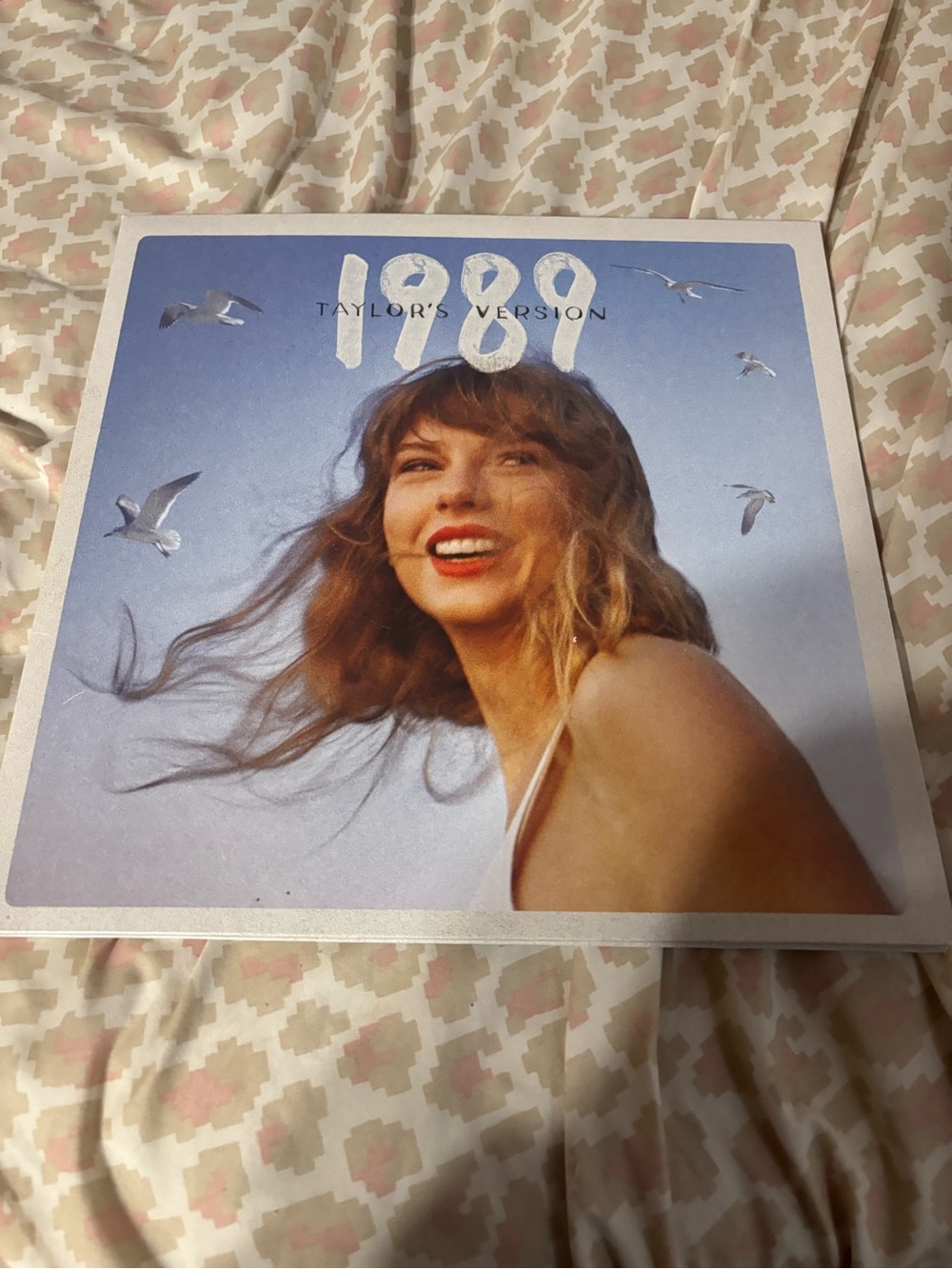Taylor Swift 1989 TV Vinyl Album  Like new- Barely used